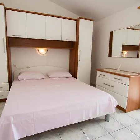566b Apartment
