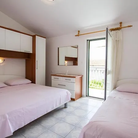 Apartment 566b Sucuraj