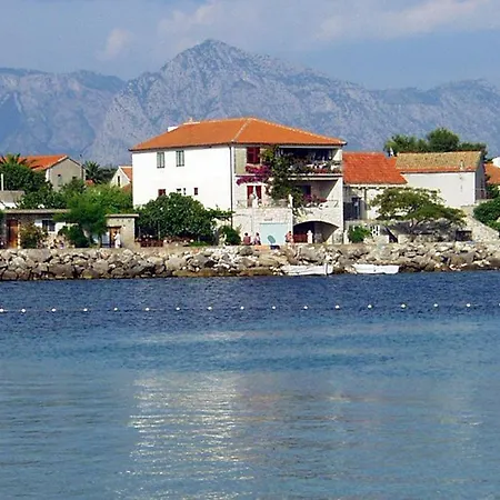 Apartment 566b Sucuraj